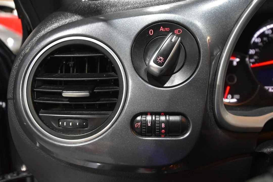 2016 Volkswagen A5 Beetle - Image 13 of 21