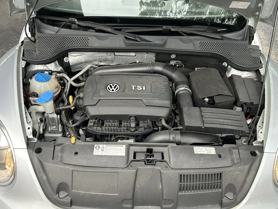 2016 Volkswagen A5 Beetle - Image 9 of 10
