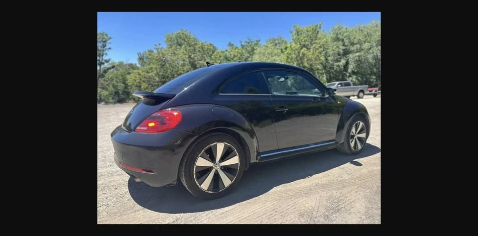 2016 Volkswagen A5 Beetle - Image 14 of 16