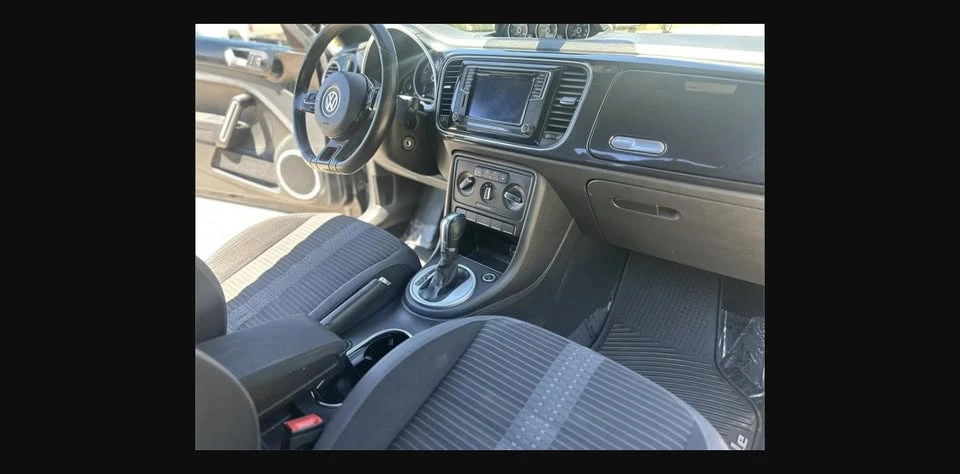 2016 Volkswagen A5 Beetle - Image 10 of 16