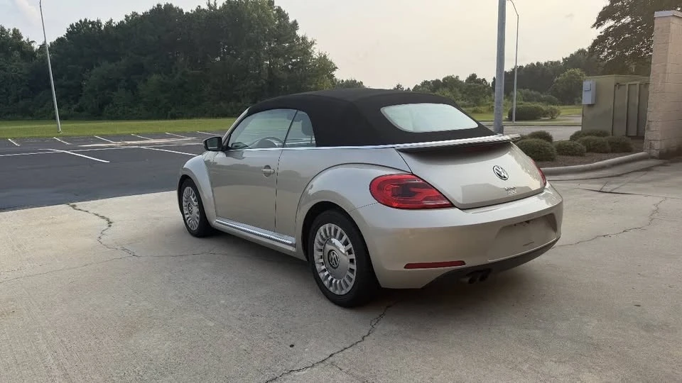 2016 Volkswagen A5 Beetle - Image 9 of 20