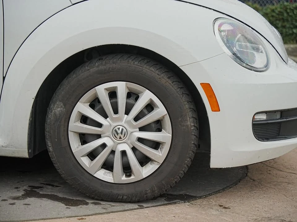 2016 Volkswagen A5 Beetle - Image 6 of 18