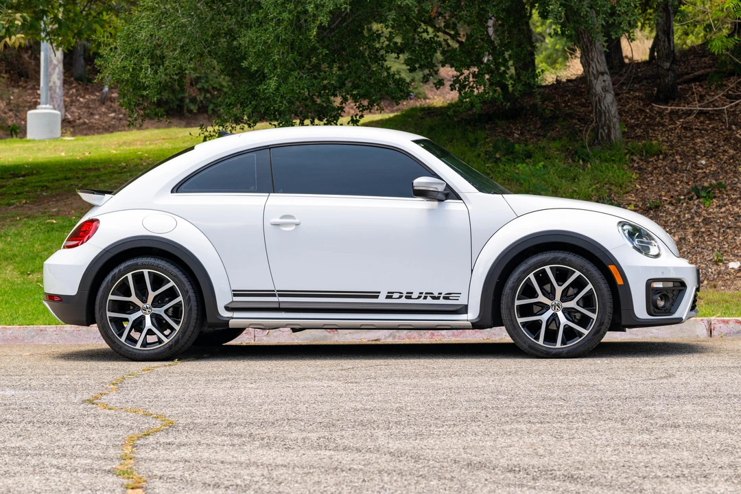 2016 Volkswagen A5 Beetle - Image 3 of 31