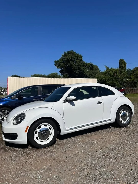 2016 Volkswagen A5 Beetle - Image 2 of 10