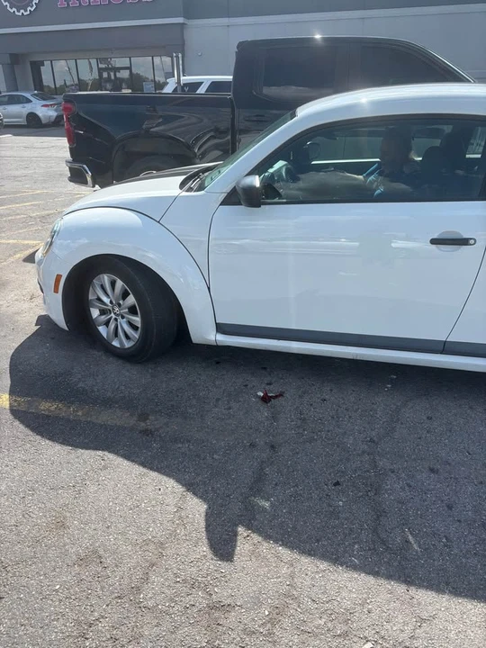 2016 Volkswagen A5 Beetle - Image 3 of 4