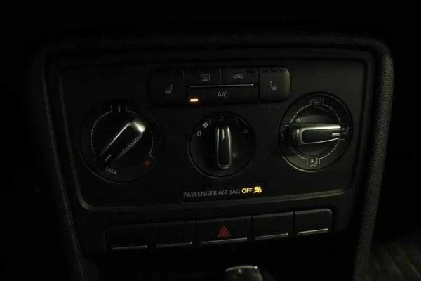 2016 Volkswagen A5 Beetle - Image 14 of 15