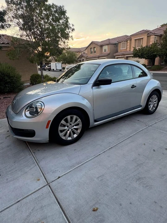 2016 Volkswagen A5 Beetle - Image 2 of 9