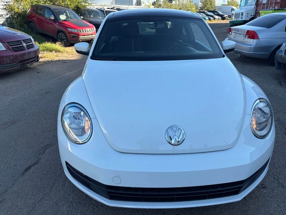 2016 Volkswagen A5 Beetle - Image 2 of 10