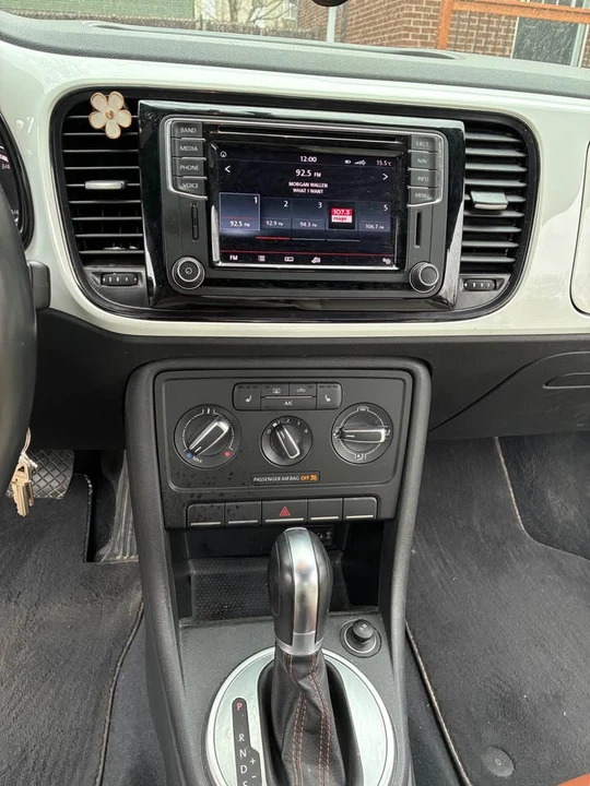 2016 Volkswagen A5 Beetle - Image 7 of 10