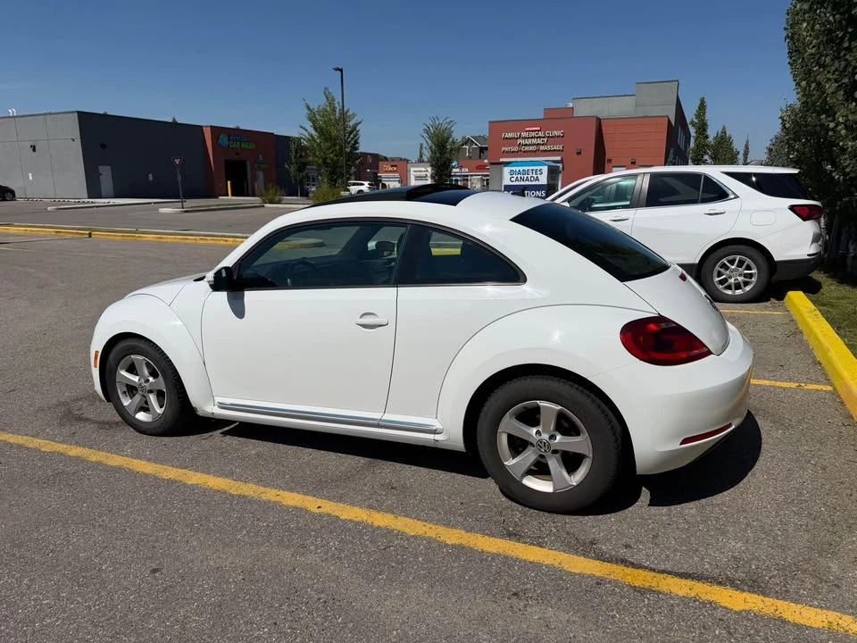 2016 Volkswagen A5 Beetle - Image 6 of 12