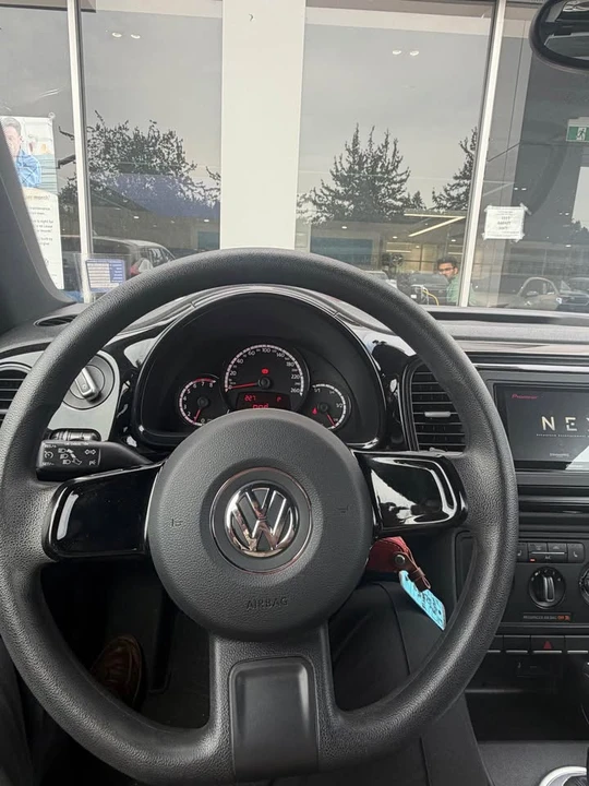 2016 Volkswagen A5 Beetle - Image 6 of 8