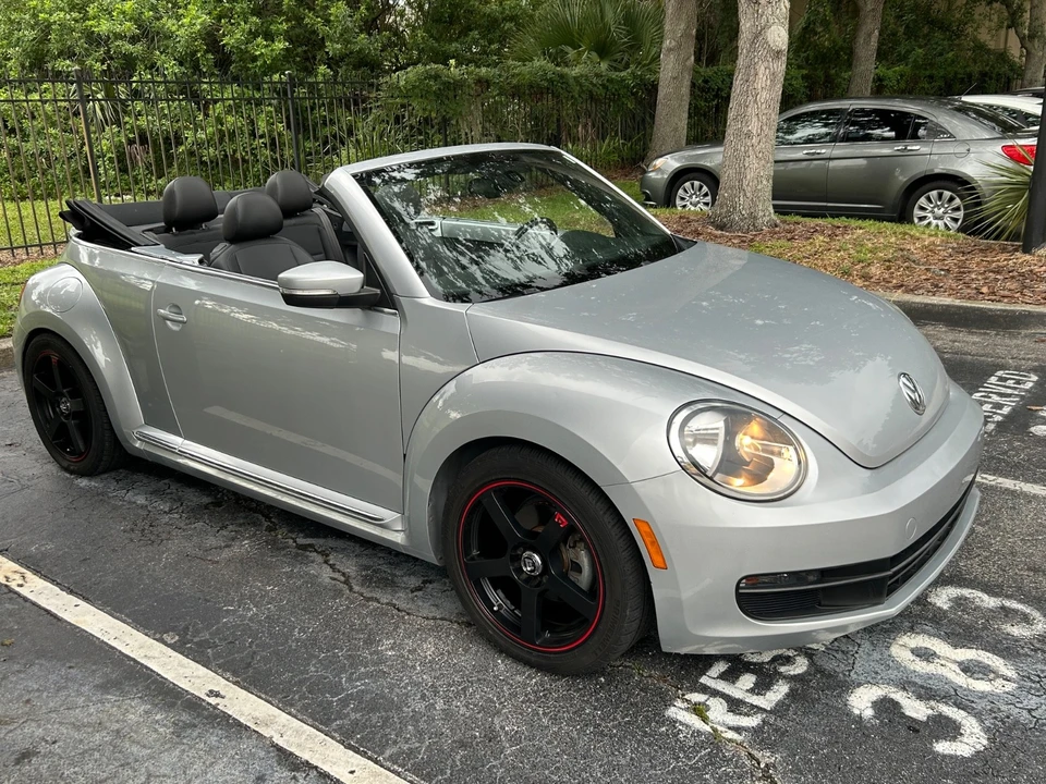 2016 Volkswagen A5 Beetle - Image 2 of 12