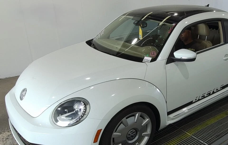 2016 Volkswagen A5 Beetle - Image 2 of 7
