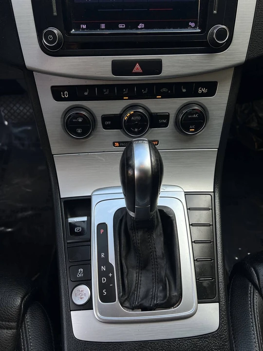 2016 Volkswagen CC - Image 19 of 21