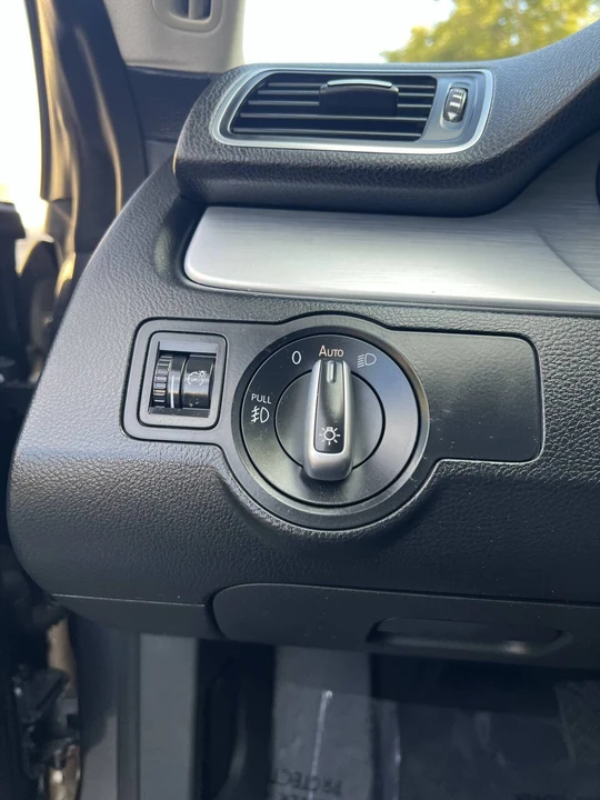 2016 Volkswagen CC - Image 17 of 21