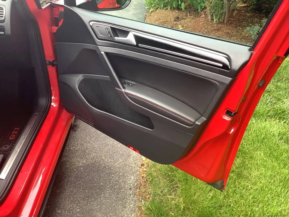 2016 Volkswagen GTI Mk7 - Image 5 of 6