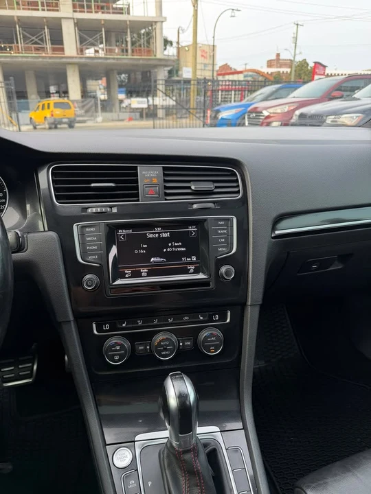 2016 Volkswagen GTI Mk7 - Image 11 of 19