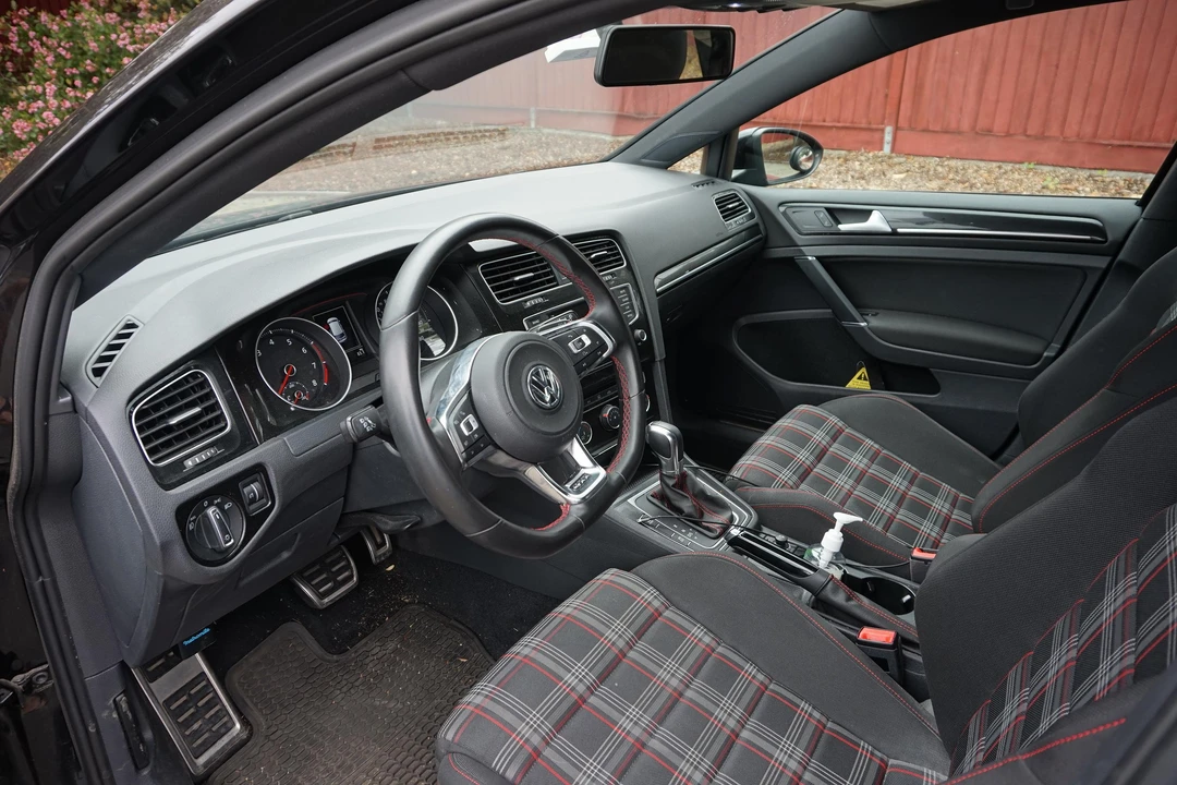 2016 Volkswagen GTI Mk7 - Image 11 of 16