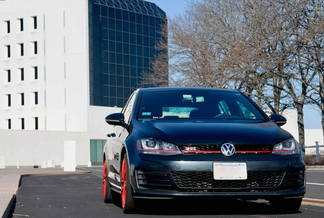 2016 Volkswagen GTI Mk7 - Image 7 of 31
