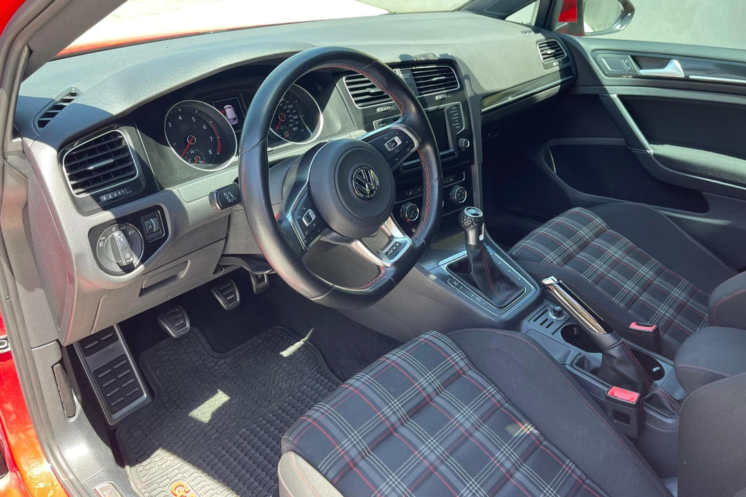 2016 Volkswagen GTI Mk7 - Image 25 of 31