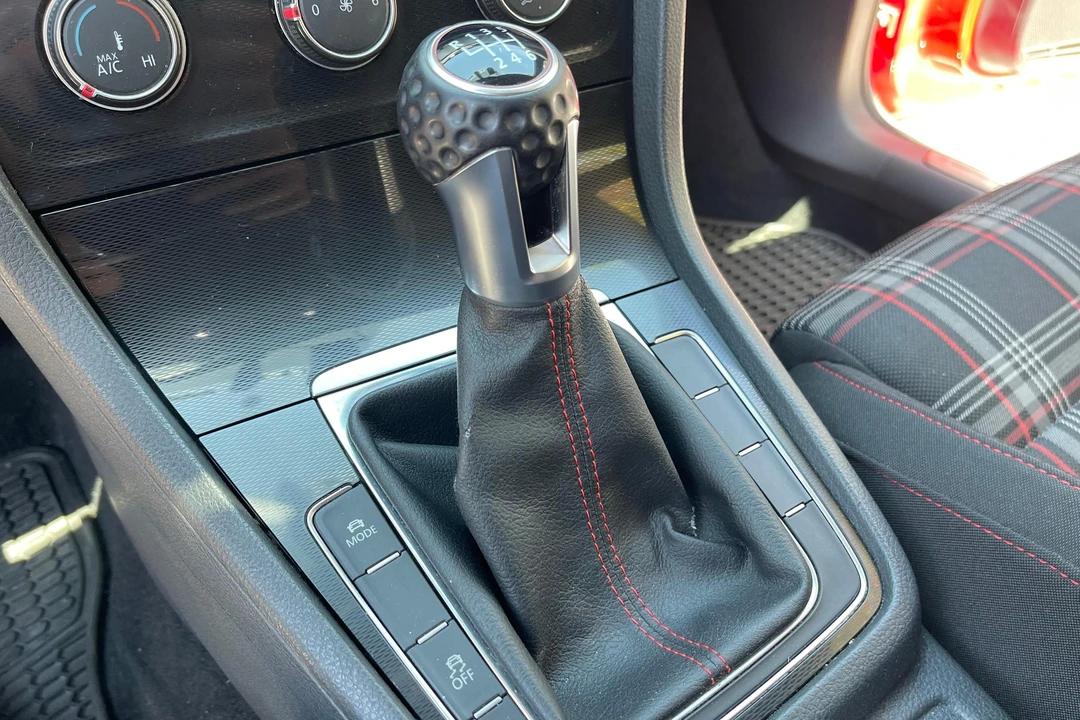 2016 Volkswagen GTI Mk7 - Image 27 of 31