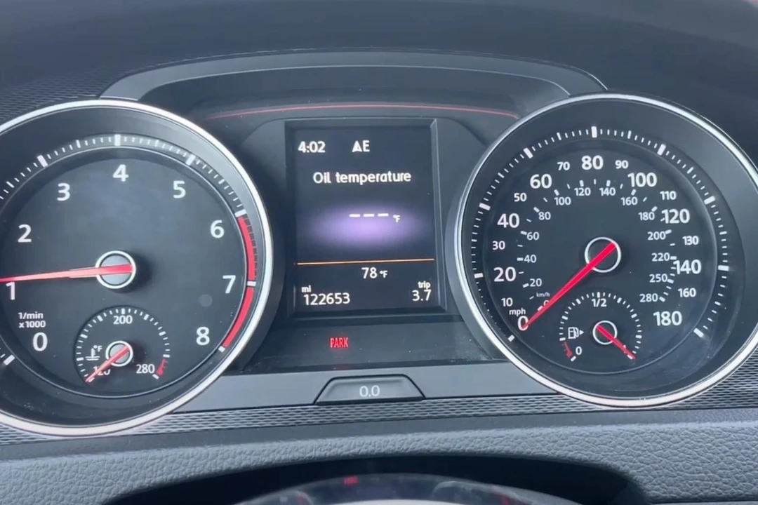 2016 Volkswagen GTI Mk7 - Image 28 of 31