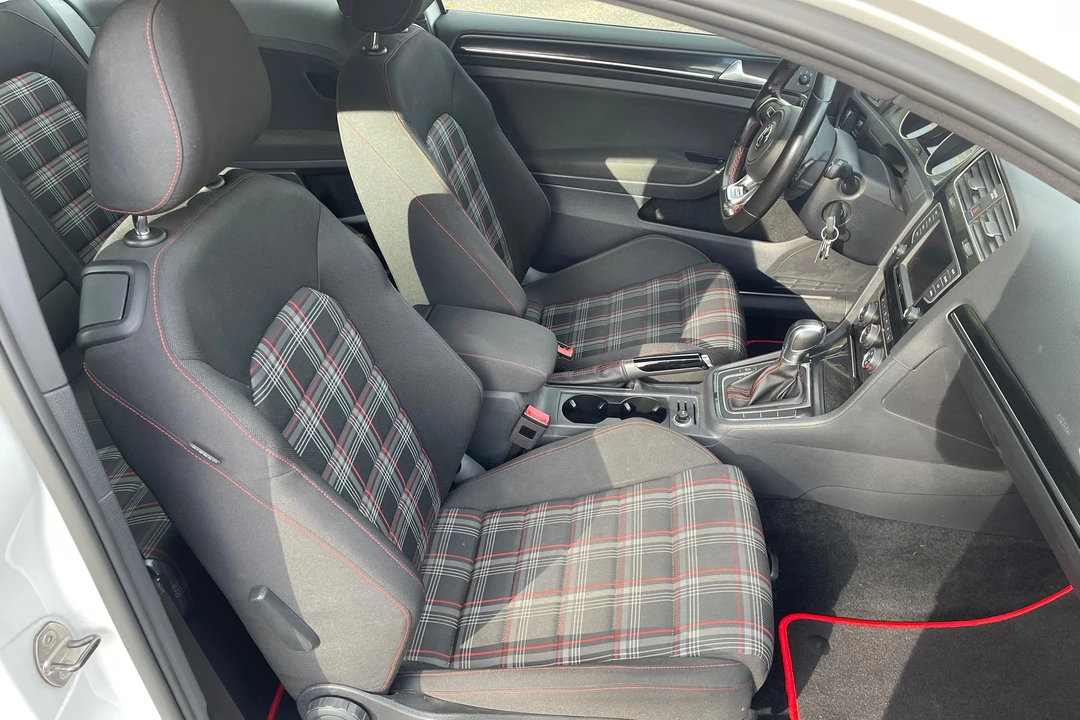 2016 Volkswagen GTI Mk7 - Image 30 of 31