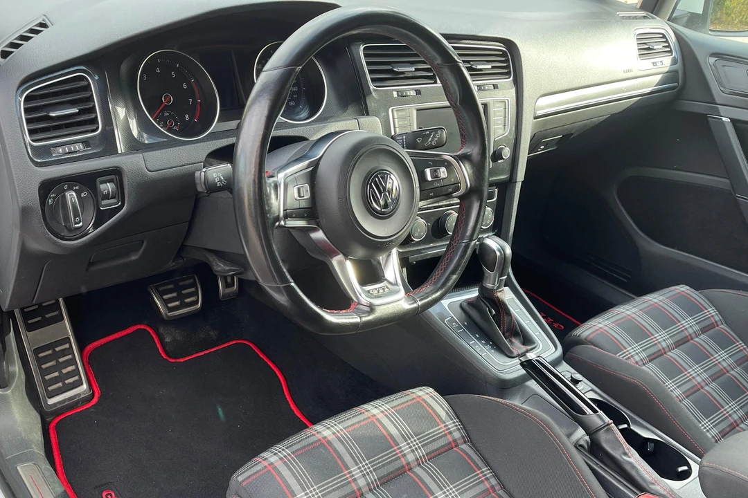 2016 Volkswagen GTI Mk7 - Image 29 of 31