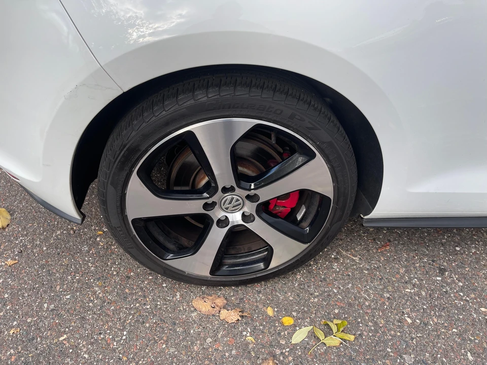 2016 Volkswagen GTI Mk7 - Image 27 of 31