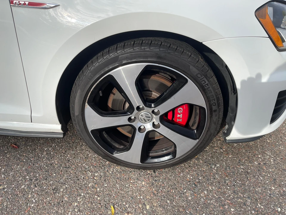 2016 Volkswagen GTI Mk7 - Image 28 of 31