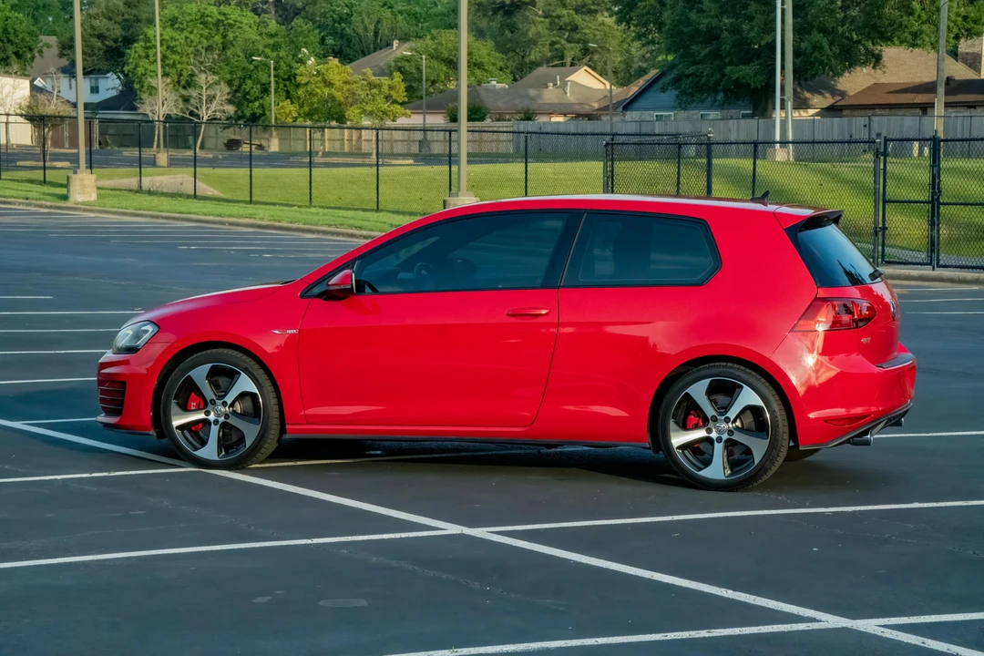2016 Volkswagen GTI Mk7 - Image 12 of 31