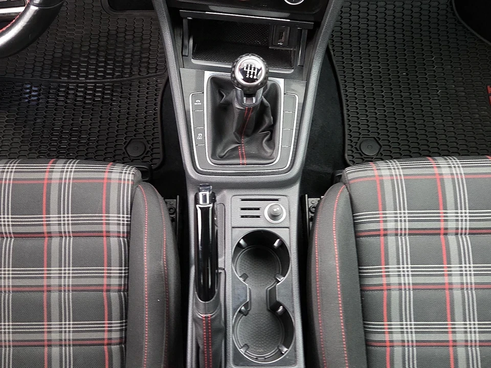 2016 Volkswagen GTI Mk7 - Image 18 of 26