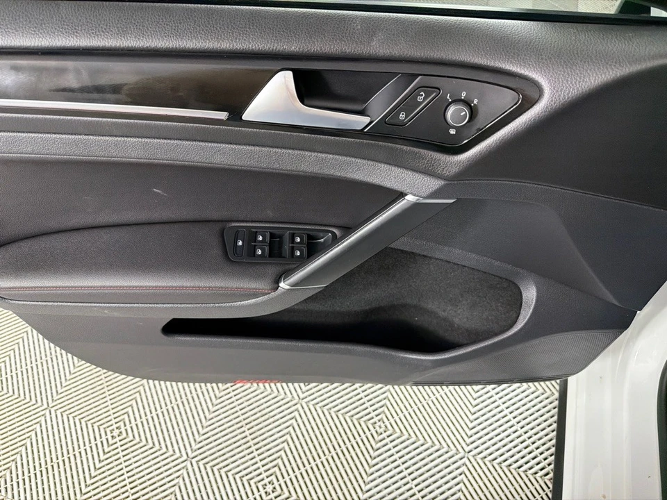 2016 Volkswagen GTI Mk7 - Image 10 of 12