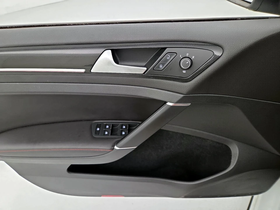 2016 Volkswagen GTI Mk7 - Image 13 of 27
