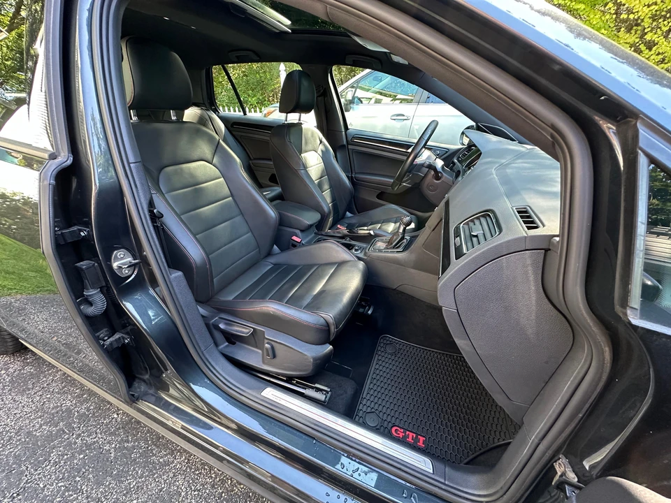 2016 Volkswagen GTI Mk7 - Image 28 of 31