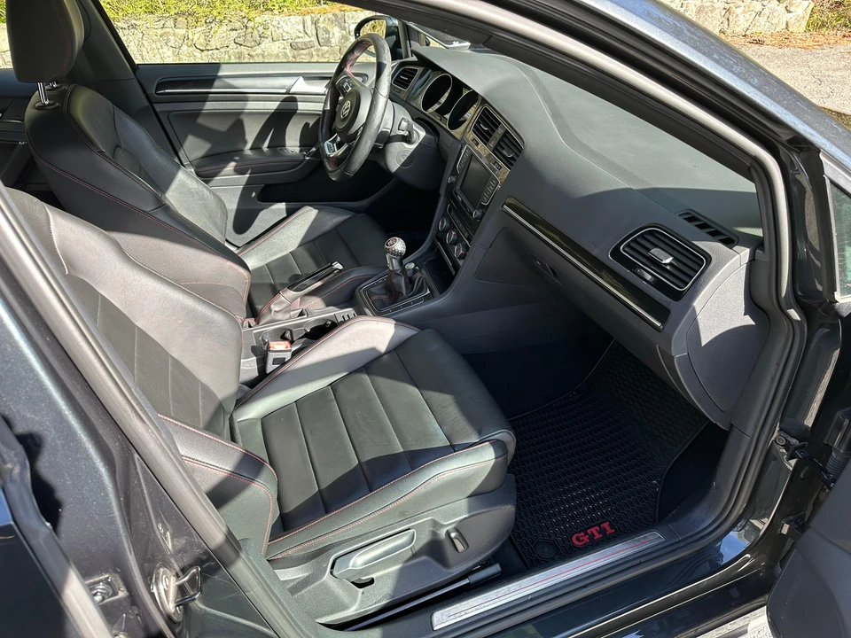 2016 Volkswagen GTI Mk7 - Image 27 of 31
