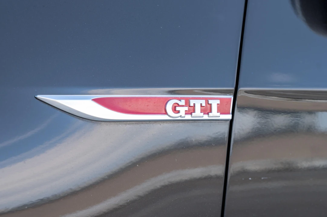 2016 Volkswagen GTI Mk7 - Image 18 of 31