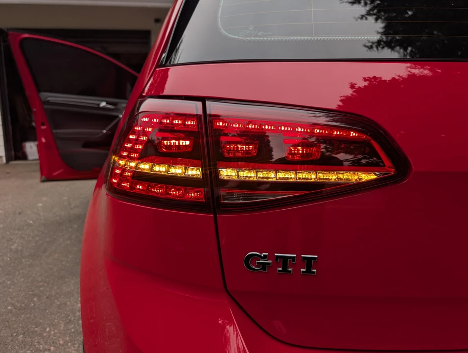 2016 Volkswagen GTI Mk7 - Image 27 of 31