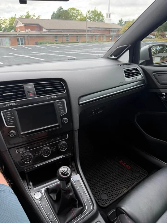 2016 Volkswagen GTI Mk7 - Image 11 of 20