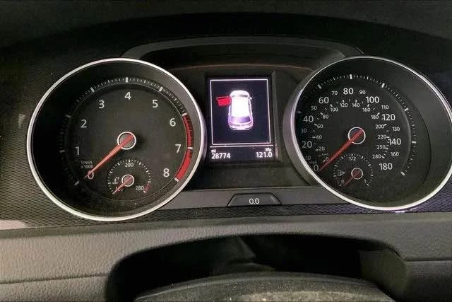 2016 Volkswagen GTI Mk7 - Image 9 of 12