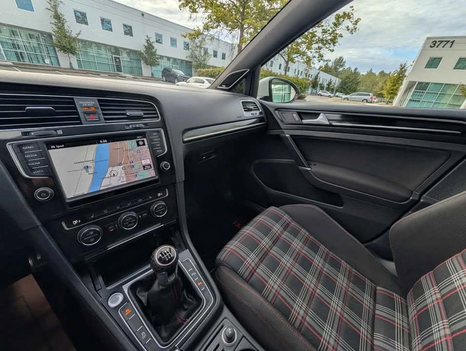 2016 Volkswagen GTI Mk7 - Image 16 of 18