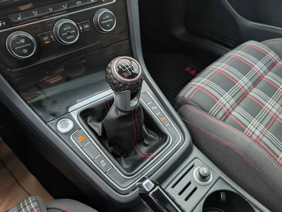 2016 Volkswagen GTI Mk7 - Image 17 of 18
