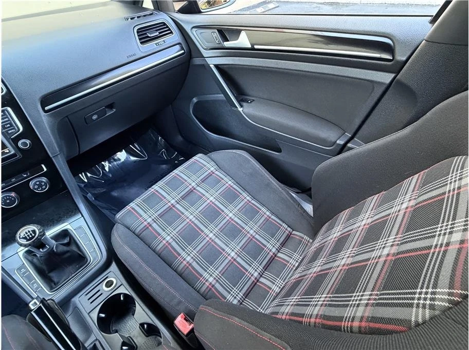 2016 Volkswagen GTI Mk7 - Image 10 of 20