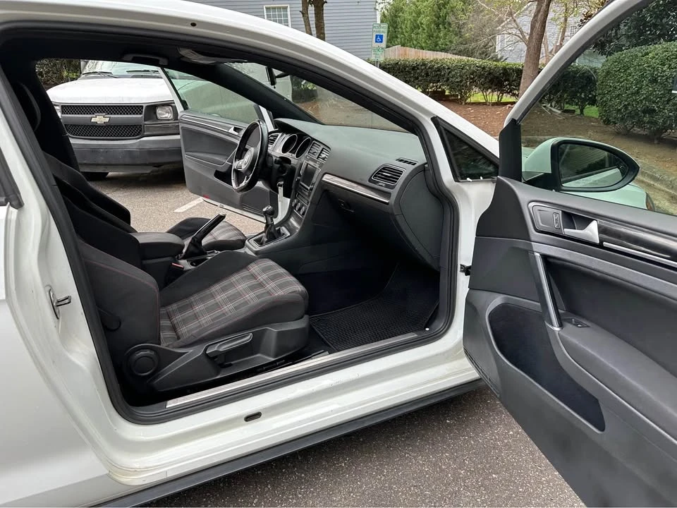 2016 Volkswagen GTI Mk7 - Image 11 of 20