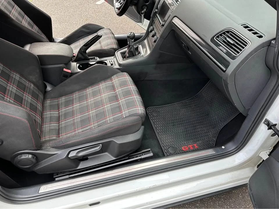 2016 Volkswagen GTI Mk7 - Image 15 of 20