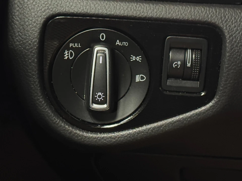 2016 Volkswagen GTI Mk7 - Image 10 of 31