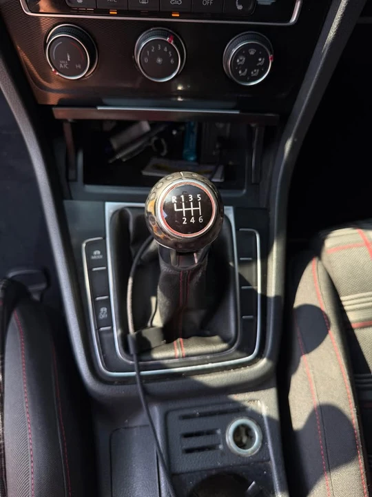2016 Volkswagen GTI Mk7 - Image 9 of 10