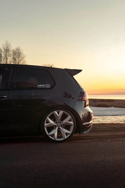 2016 Volkswagen GTI Mk7 - Image 9 of 17