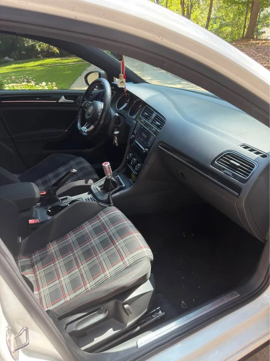 2016 Volkswagen GTI Mk7 - Image 18 of 20