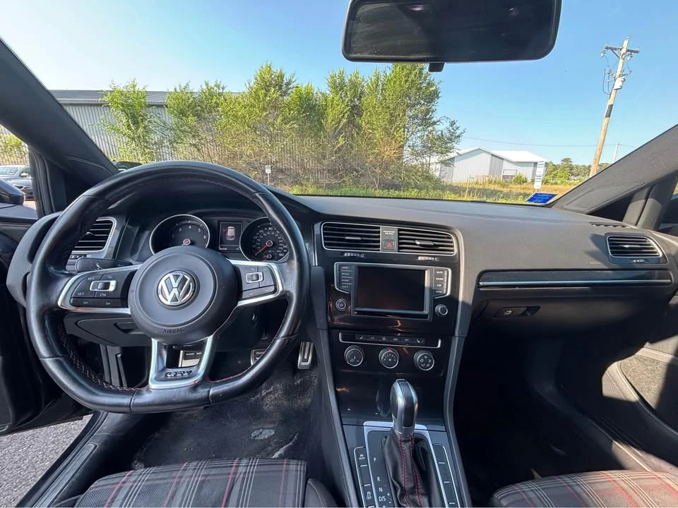 2016 Volkswagen GTI Mk7 - Image 9 of 11